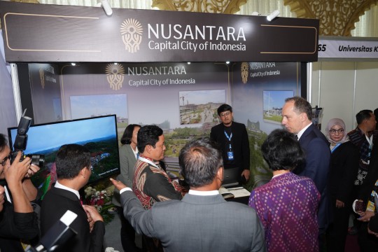 Memperkenalkan Nusantara Lebih Dekat pada Momentum Joint Working Group Indonesia-France 2024 di UNESA